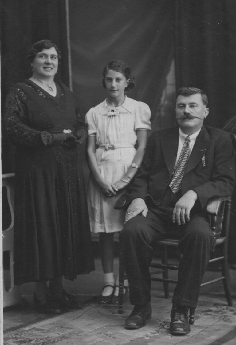 Charlie Furia, Lina Furia and their daughter Teresa